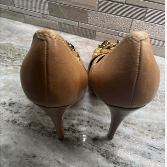(SOLD on eBay!) Tory Burch Paula Camel Studded Pumps Size 9 - Picture 3 of 4